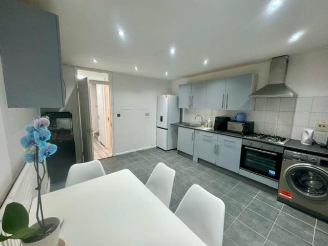 Tottenham Velvet Suites Лондон Екстер'єр фото